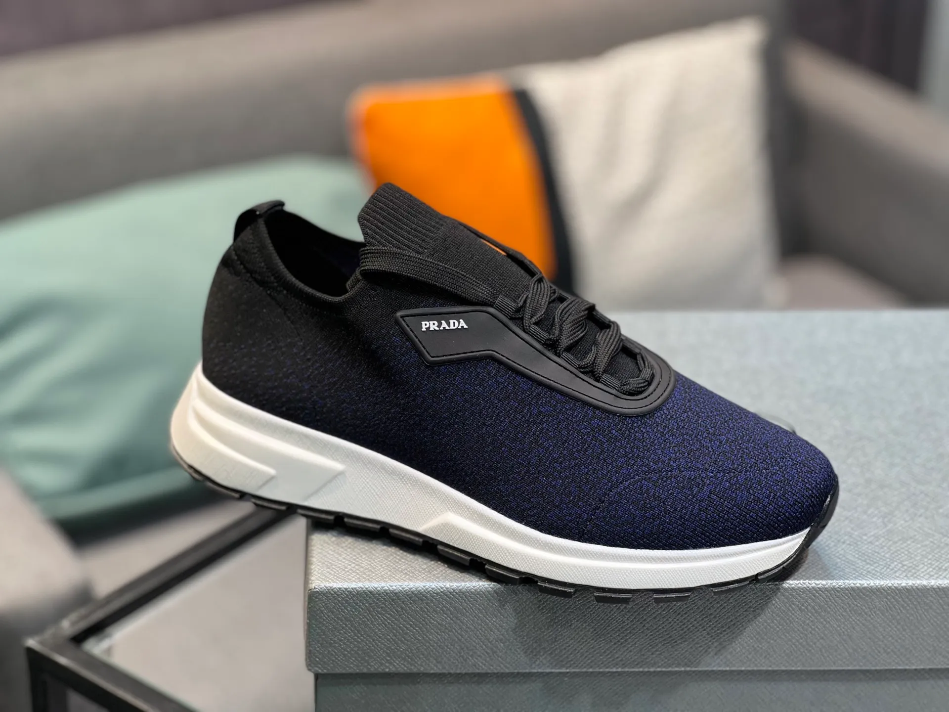 Men's shoes 💰500 PRADA "Prada" casual shoes Regular size: 38-44 (45 can be customized) Product material: Selected cowhide with fly weave material, genuine leather lining, original outsole